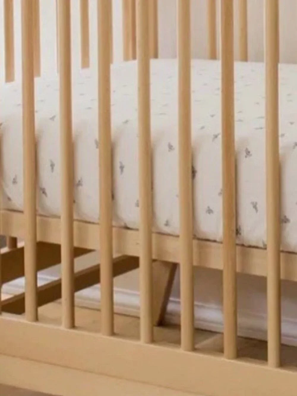 Burt’s Bees Baby Golden Bee Organic Cotton Fitted Crib Sheet - White/Quarry Bees